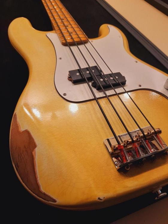 LAUBERTEAUX P-CAST MOTOWN RELIC SERIE HERITAGE FINITION OLYMPIC GOLD (type precision bass micro dominger big wale)