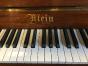 PIANO DROIT OCCASION - KLEIN STUDIUM ACAJOU SATINE